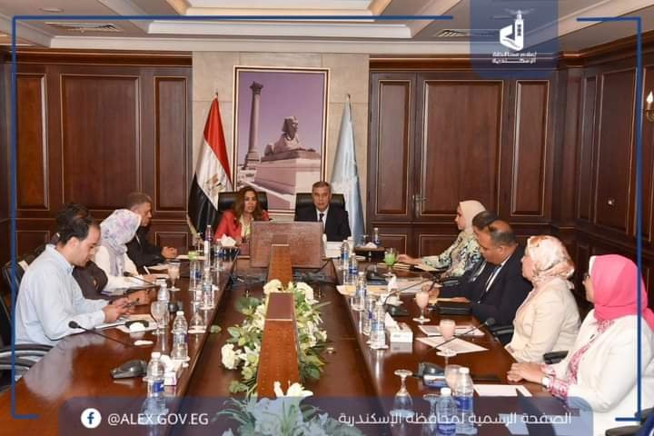 وزيرة التنمية المحلية تعقد اجتماعًا مع محافظ الإسكندرية بمقر المحافظة