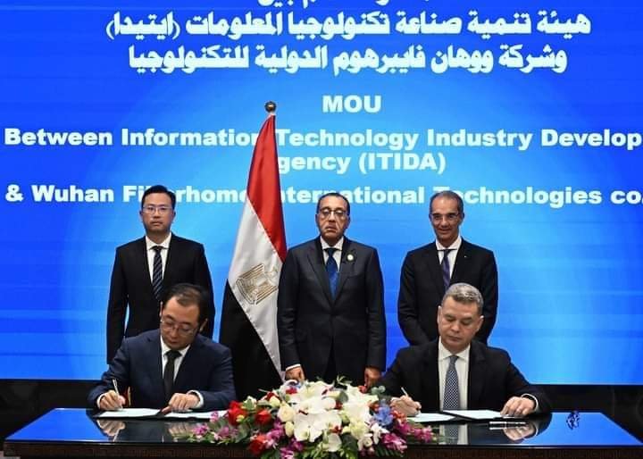 رئيس الوزراء يشهد توقيع 5 مذكرات تفاهم لتعزيز التعاون في مجالات الاتصالات بين مصر والصين