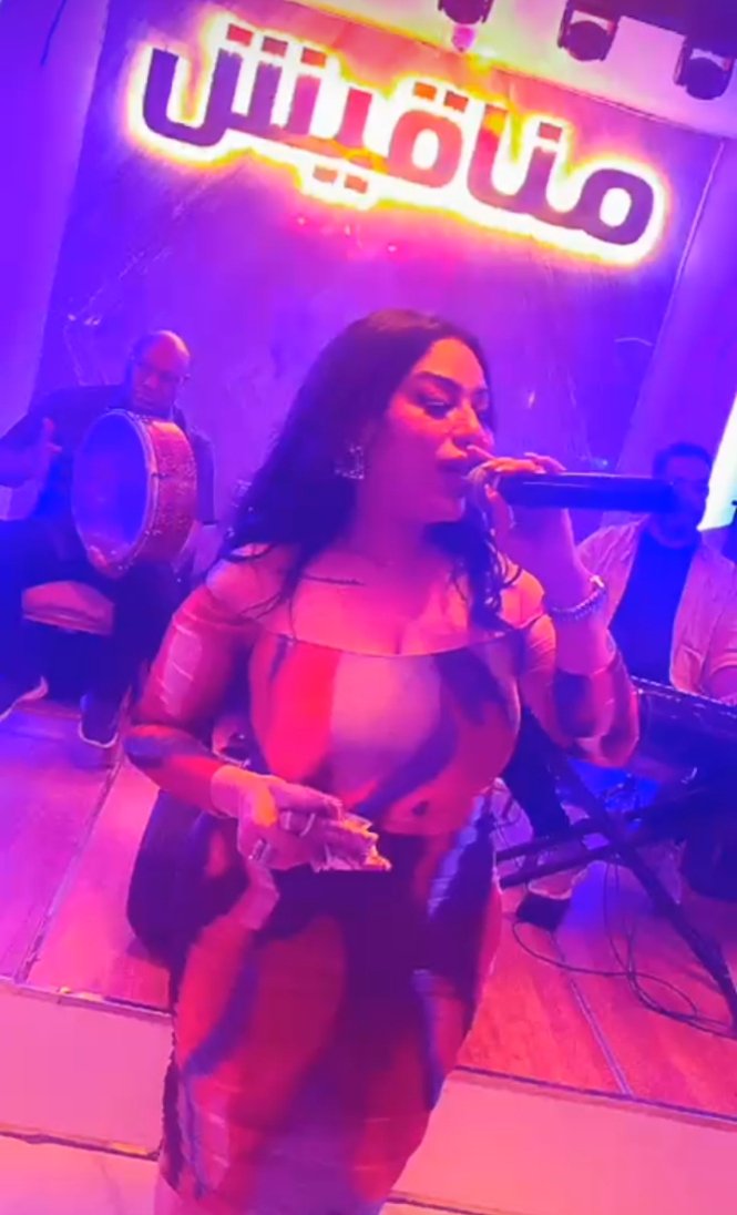 كارما تشعل حماس جمهورها بحفلها الغنائى