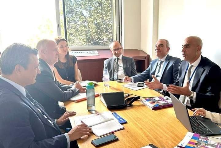 وزير التربية التعليم يلتقي رئيس وحدة تنمية المعلمين التابعة لليونسكو