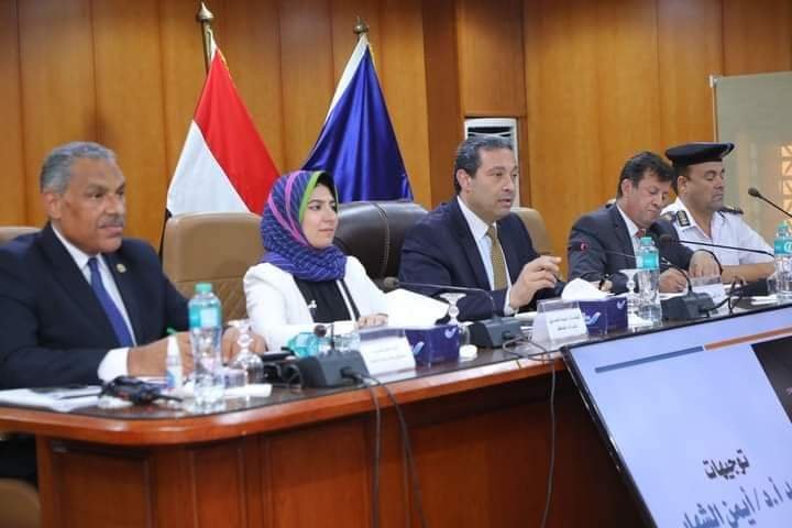 دمياط: مناقشة آخر المستجدات بملف التصالح فى مخالفات البناء والتصدى لمخالفات البناء وازالتها فى المهد