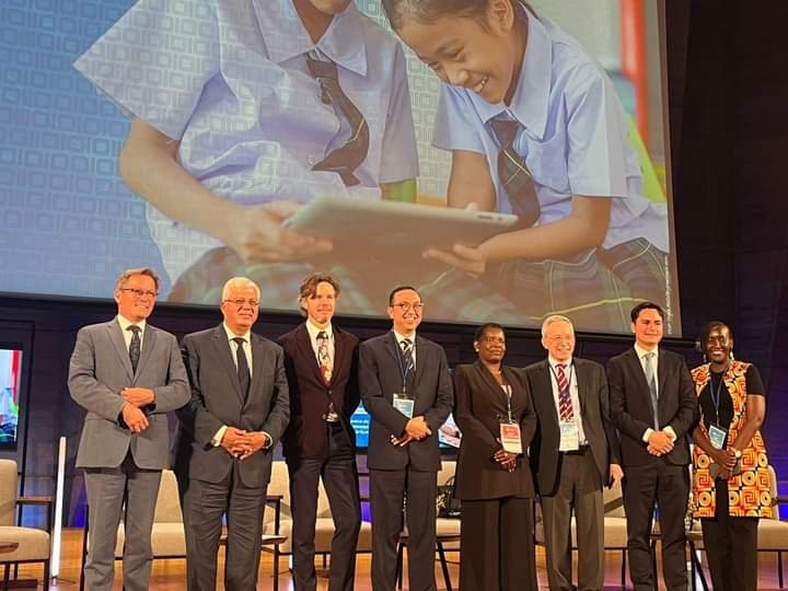 وزير التعليم العالي يستعرض التجربة الرائدة لبنك المعرفة المصري خلال مشاركته بمؤتمر “أسبوع التعلم الرقمي 2024” بباريس