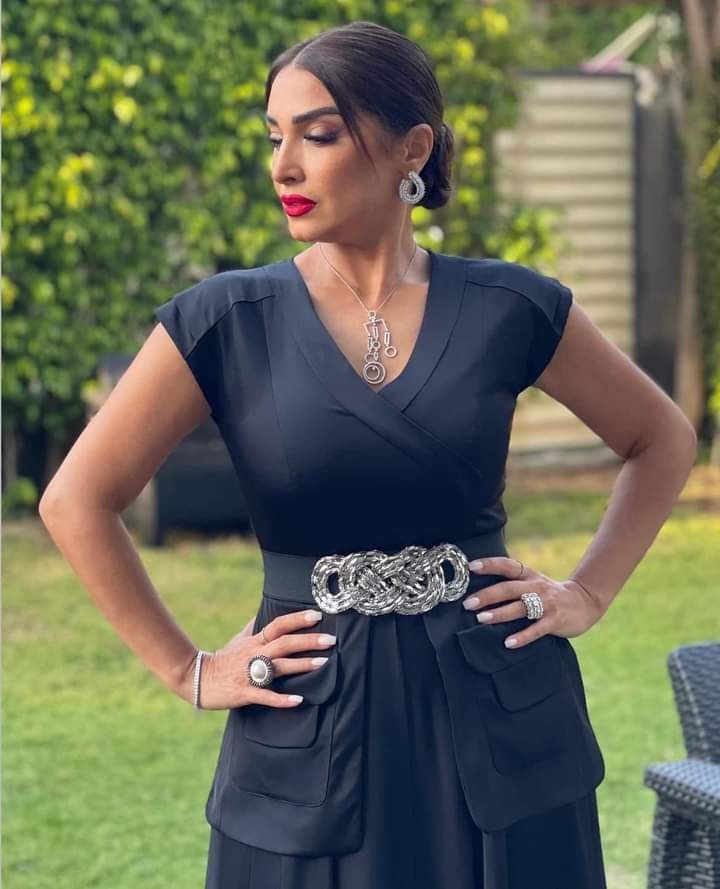 بالأسود …..روجينا من أحدث جلسة تصوير لها