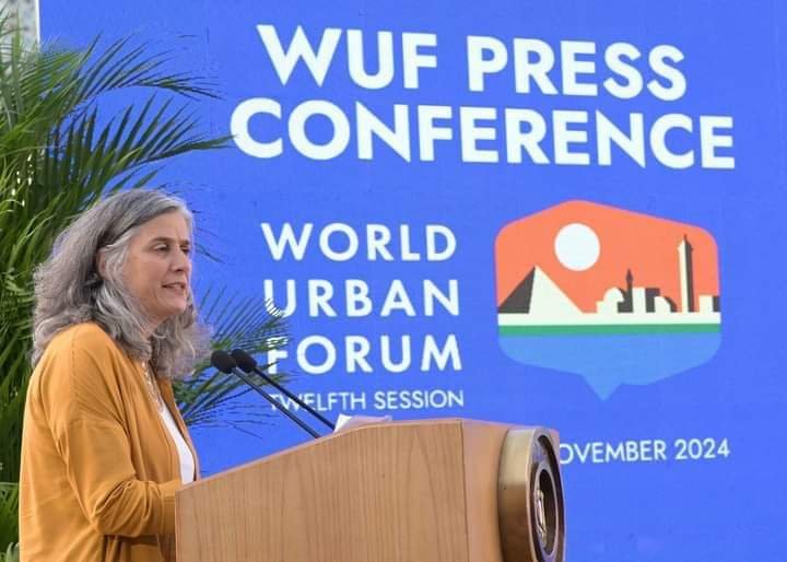 المديرة التنفيذية لبرنامج الأمم المتحدة للمستوطنات البشرية في مؤتمر صحفي بمجلس الوزراء