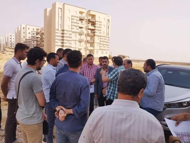 العمل علي قدم وساق لإنجاز المشروعات القومية بمدينة العبور الجديدة 