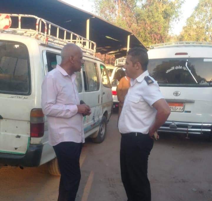 كوم امبو : الحوفى و شوقى يتابعان إستقرار التعريفة الجديدة بمواقف السيارات 