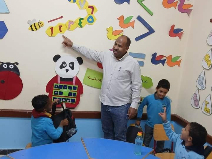 دراو : حسن صالح يتفقد مدارس الشيخ عامر ونجع العرب