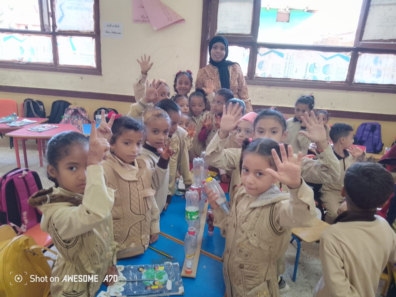 زجاجات عد الارقام ” نشاط تعليمي برعاية توجية الرياضيات بإدارة كوم امبو التعليمية