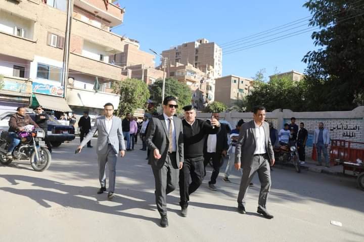 .. نائب محافظ سوهاج يقود حملة مرافق مكبرة بمنطقة سوق مدينة ناصر القديم