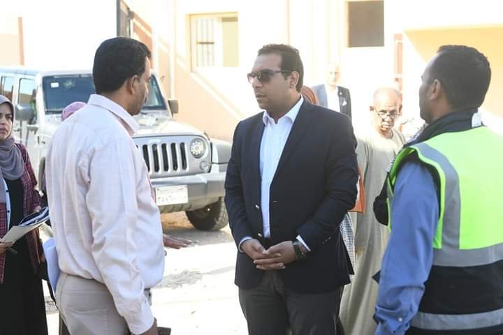 بتكلفة 17.5 مليون جنيه .. نائب محافظ قنا يتفقد التجهيزات النهائية لشادر الخضروات والفاكهة بقرية الأشراف