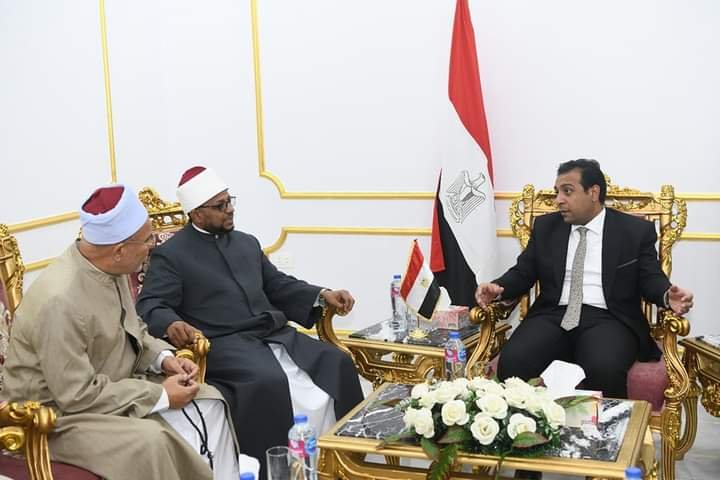 نائب محافظ قنا يستقبل الأمين العام لمجمع البحوث الإسلامية