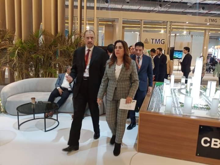 وزيرة التنمية المحلية ومحافظ سوهاج يشهدان جلسة برنامج التنمية المحلية بصعيد مصر..