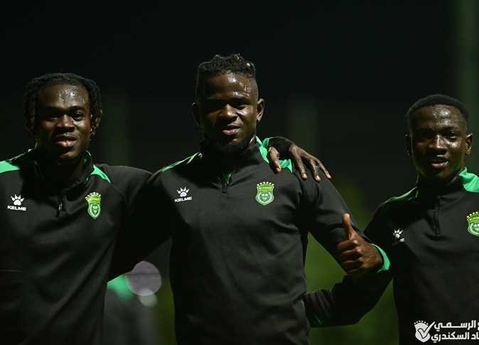 جانب من مران الفريق مساء أمس استعداداً للأهلى