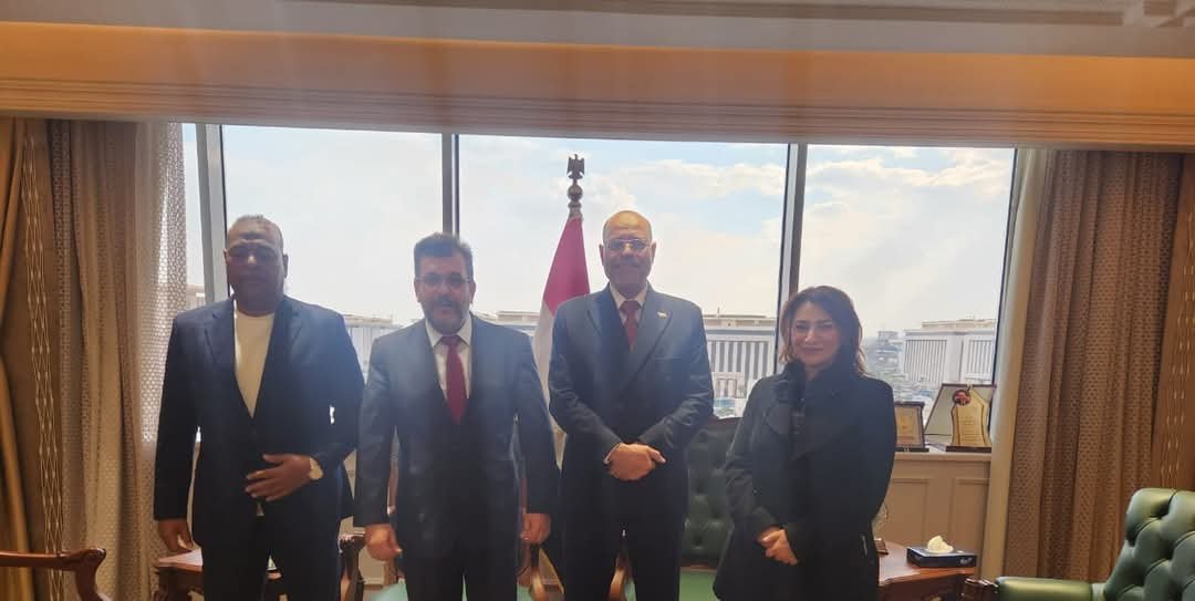 وزير العمل يلتقي الأمين العام لمنظمة الوحدة النقابية الإفريقية لبحث الملفات المُشتركة