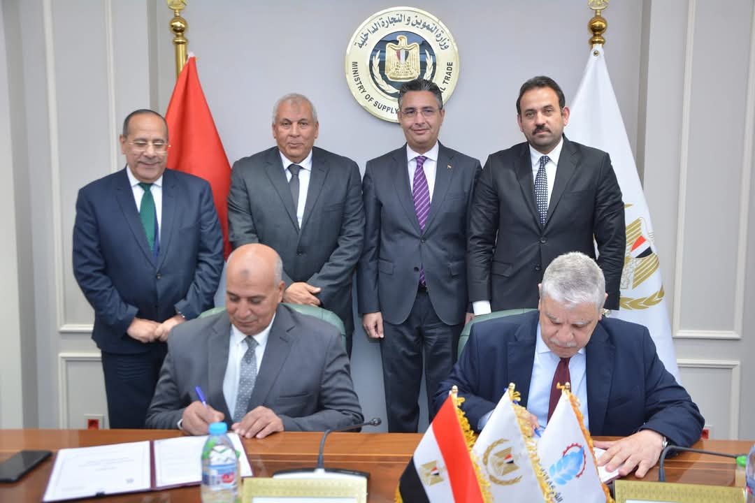 وزير التموين:مراسم توقيع بروتوكول تعاون بين القابضة للصناعات الغذائية ومحافظة الوادي الجديد