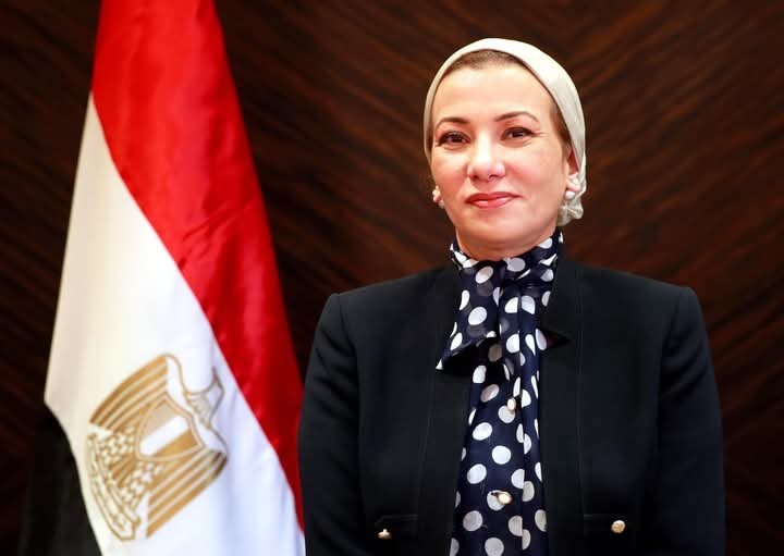 وزيرة البيئة تعلن إنشاء مصنع معالجة وتدوير المخلفات بمركز ريفا بمحافظة أسيوط