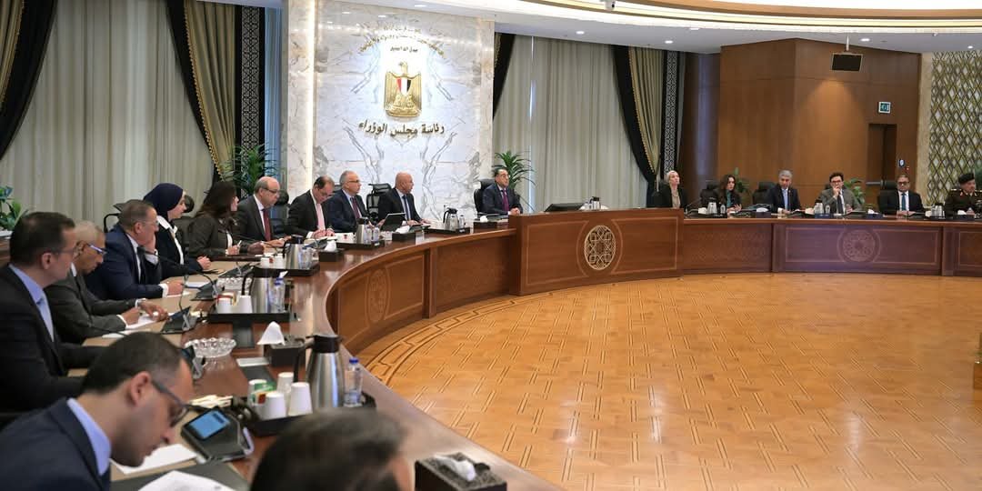 مدبولي: يؤكد ضرورة العمل على تذليل التحديات التي تواجه القطاع السياحي لإعطاء دفعة للاستثمار في السياحة