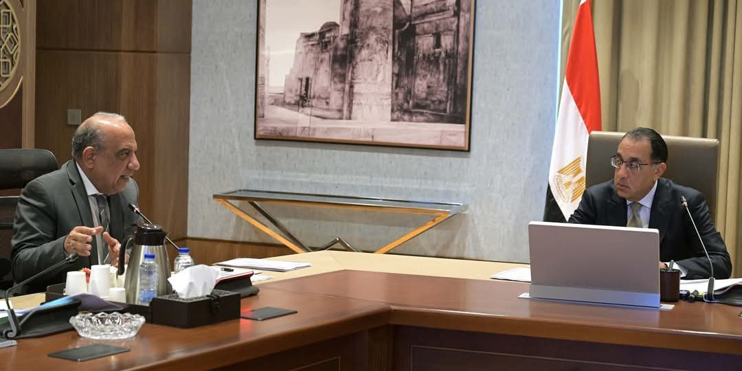 رئيس الوزراء يُتابع الموقف التنفيذي لعدد من مشروعات قطاع الكهرباء