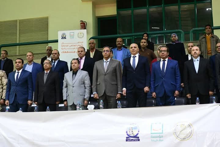 محافظ قنا ورئيس جامعة جنوب الوادي يشاركان في احتفال اليوم العالمي لذوي الاحتياجات الخاصة