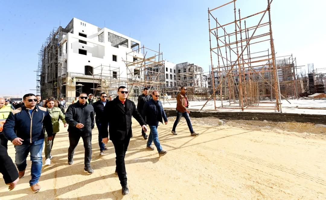 وزير الإسكان يتفقد مشروع “حديقة تلال الفسطاط” لمتابعة الموقف التنفيذي للمشروع