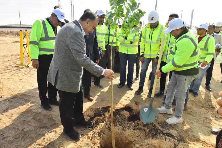 محافظ أسيوط يشهد فعاليات زراعة 700 شجرة من أشجار الكايا ضمن مبادرة “معاً نزرع مستقبل أخضر”