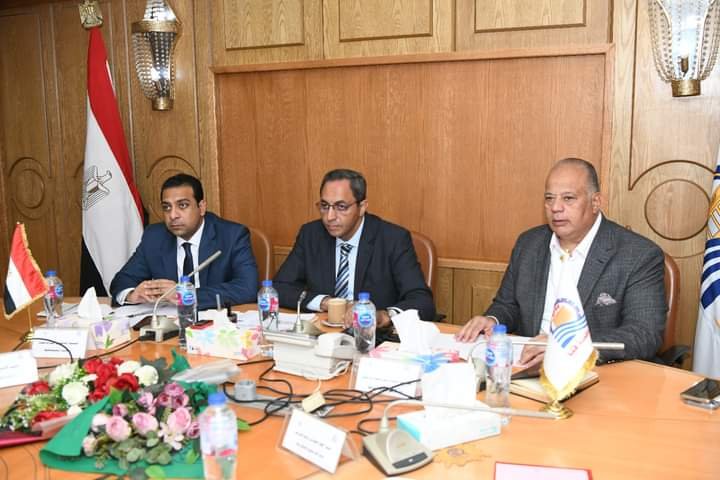 محافظ قنا : الإسراع في تنفيذ مشروعات الخطة الاستثمارية لتعزيز الخدمات وتحقيق التنمية المستدامة