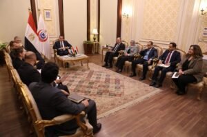 وزير الصحة يبحث التعاون مع السفير الهولندي وشركة "فيليبس" لدعم القطاع الصحي،مصر الساعة
