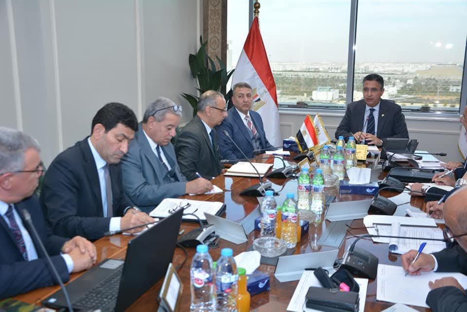 وزير التموين: يشدد علي تعزيز المخزون الاستراتيجي من الزيوت الخام والمكررة لتلبية احتياجات المواطنين