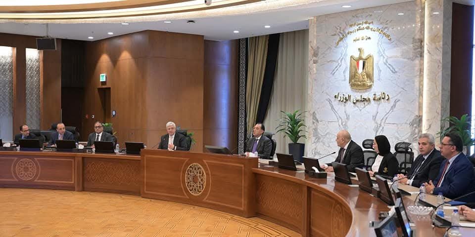 رئيس الوزراء يلتقي عددًا من ممثلي دور النشر الدولية للتعاون مع بنك المعرفة المصري