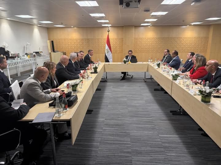 وزير الصحة يلتقي ممثلي شركة جنرال إلكتريك لمتابعة مشروع تصنيع أجهزة «السونار» في مصر