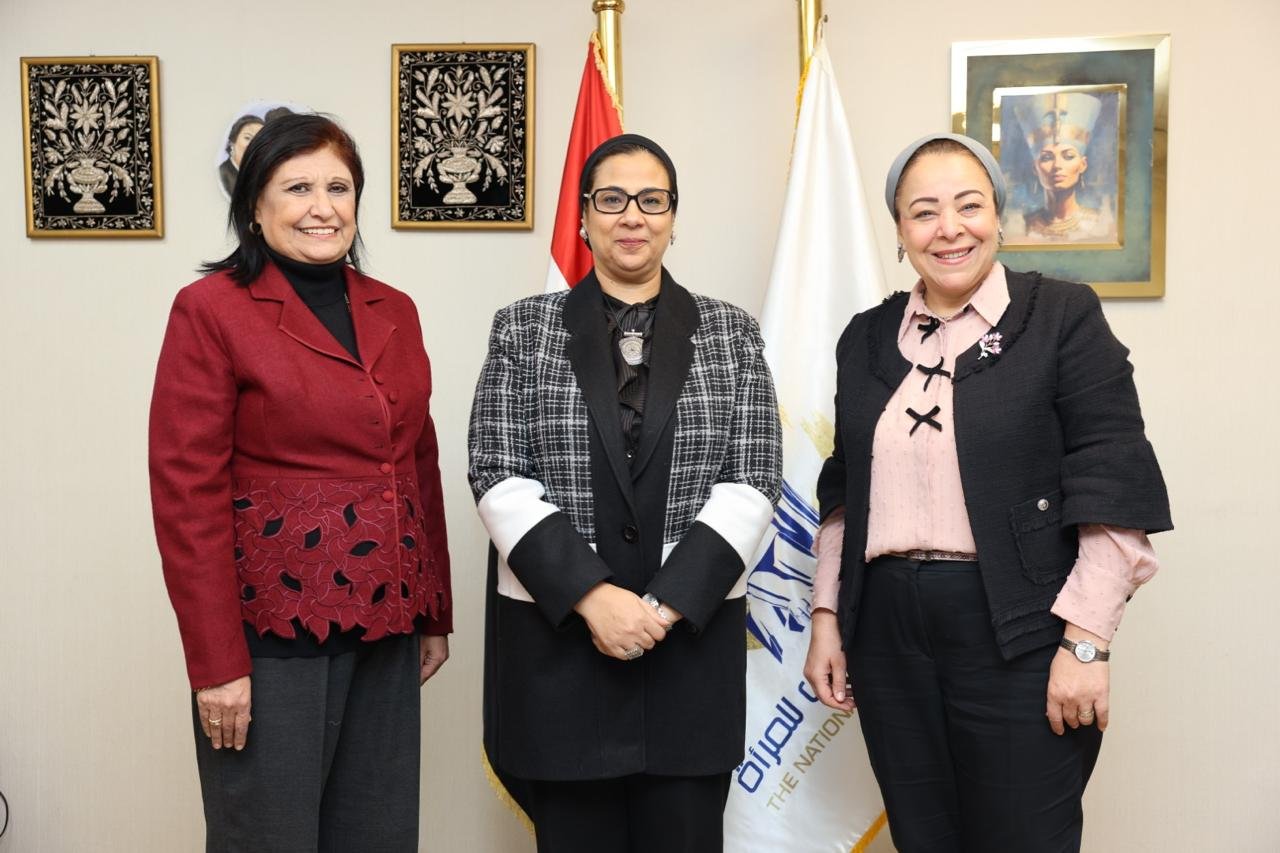 المستشارة أمل عمار تستقبل الأستاذة نهاد أبو القمصان وتشيد بجهودها فى خدمة قضايا المرأة