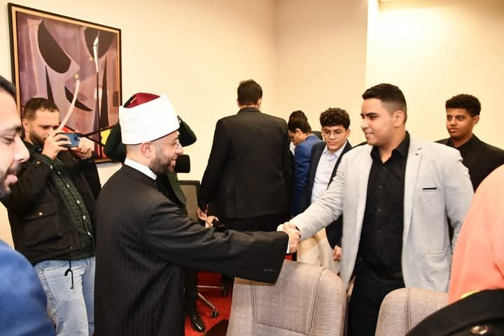 وزير الأوقاف يستقبل طلاب مدرسة القديس بولس الفرير بشبرا