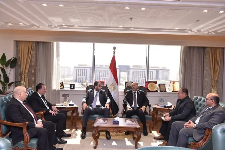 وزير العمل:يؤكد  علي زيادة الإنتاج وصناعة بيئة عمل لائقة تُحقق وتُشجيع المزيد من الإستثمارات المحلية والأجنبية