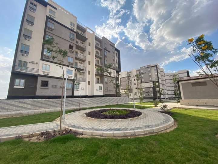 وزير الإسكان يُعلن موعد إجراء القرعة العلنية بين المتقدمين على الوحدات السكنية والأراضي الصغيرة “مسكن” بالمدن الجديدة