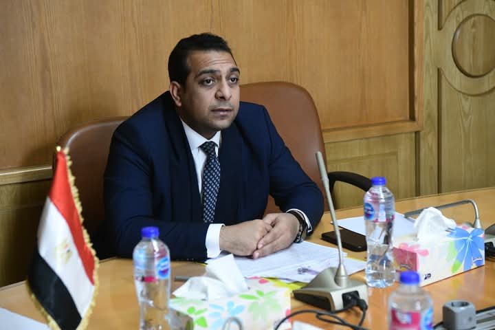 محافظ قنا يكلف نائبه متابعة معدلات الأداء والموقف النهائي في ملف تقنين أراضي أملاك الدولة