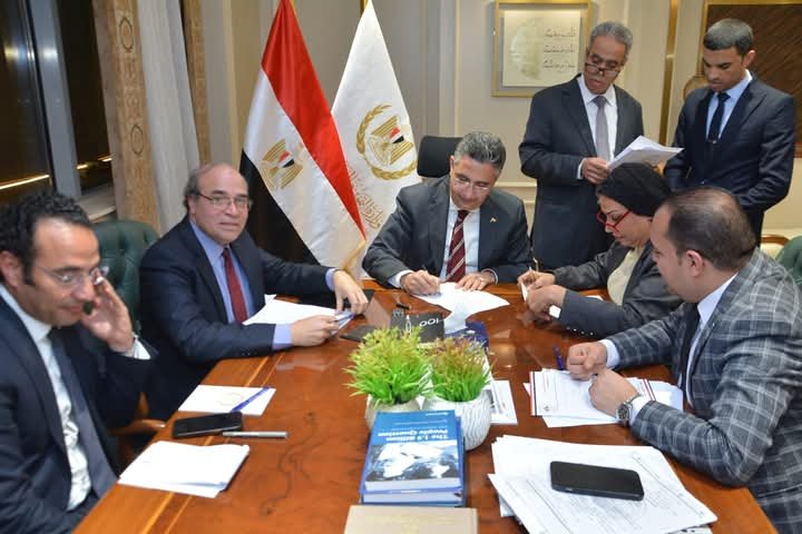 وزير التموين والتجارة الداخلية يلتقي بعدد من السادة أعضاء مجلسي النواب والشيوخ