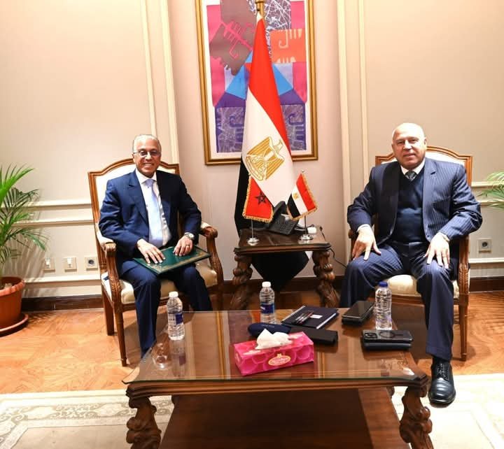 وزير الصناعة والنقل يستقبل سفير المملكة المغربية بالقاهرة