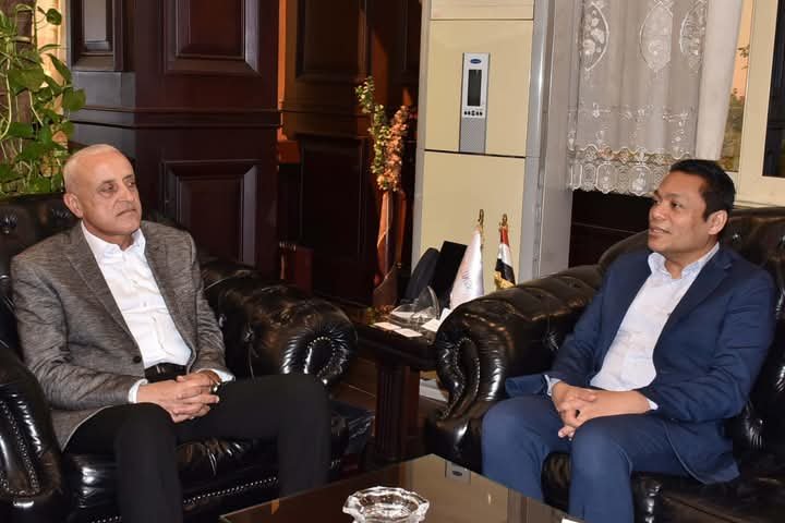 محافظ الأقصر يستقبل سفير ماليزيا بالقاهرة لبحث تفعيل سبل التعاون المشترك