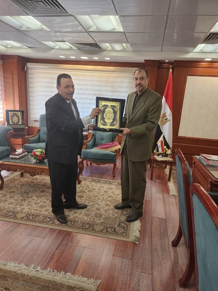 محافظ سوهاج يستقبل رئيس المنظمة العالمية لخريجي الأزهر الشريف بسوهاج