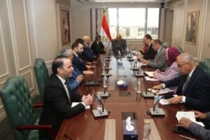 وزير الكهرباء والطاقة المتجددة يبحث مع شركة "أكوا باور" السعودية دعم وتعزيز التعاون والشراكة فى مجالات الطاقة المتجددة وبطاريات التخزين وتطوير الشبكات،مصر الساعة