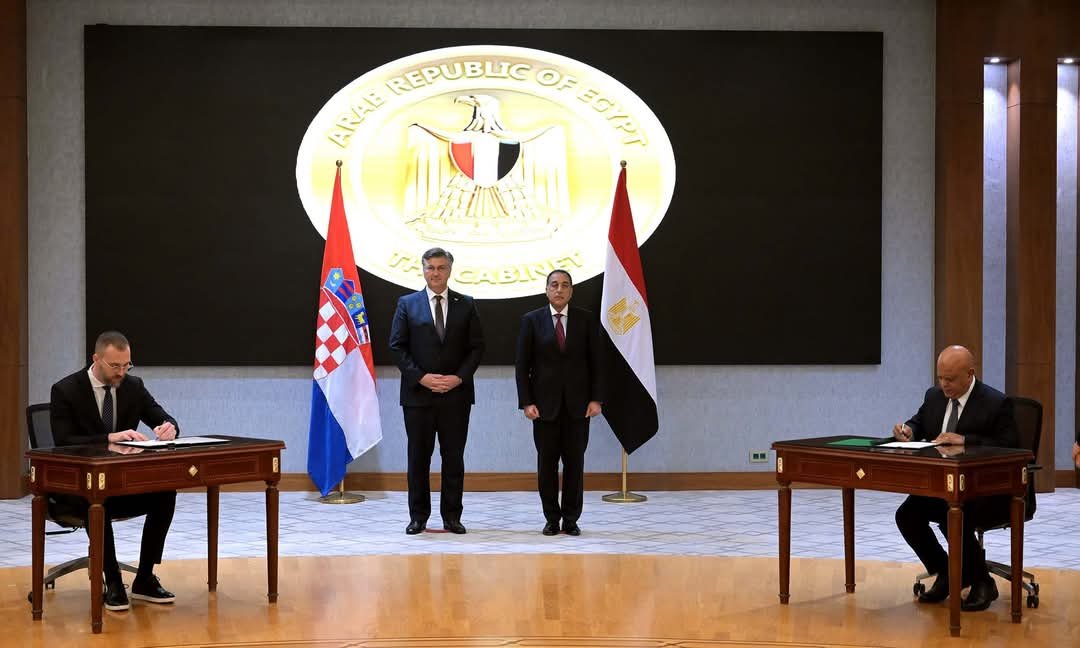 رئيسا وزراء مصر وكرواتيا يشهدان توقيع مذكرة تفاهم للتعاون بين “الهيئة العامة لميناء الإسكندرية” و”هيئة ميناء رييكا” الكرواتي