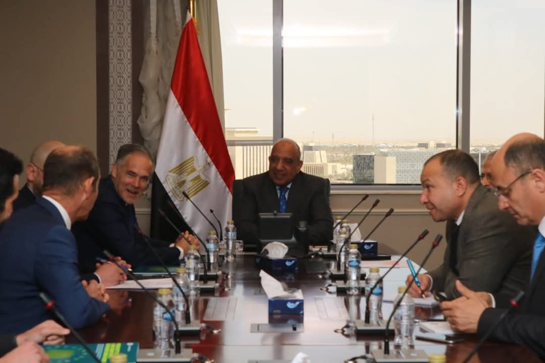 وزير الكهرباء والطاقة المتجددة يبحث مع شركة جنرال اليكتريك دعم وتعزيز التعاون والشراكة في مجالات تحسين كفاءة الشبكة