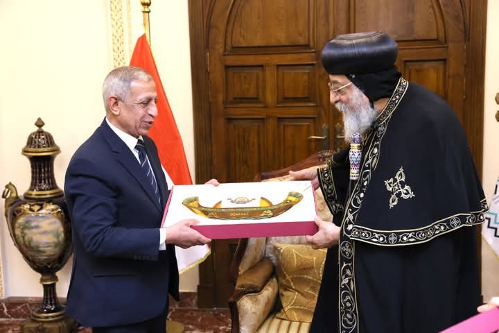 قداسة البابا تواضروس الثاني يستقبل رئيس الأكاديمية العربية بالمقر البابوي بالإسكندرية