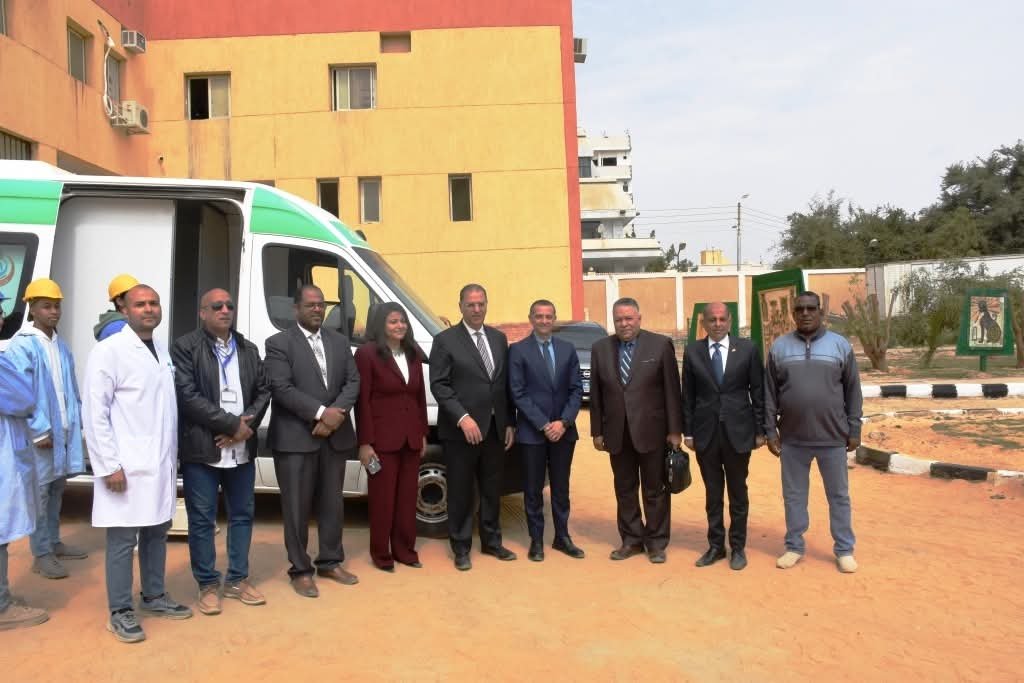 نائب محافظ أسوان ونائب وزير الخارجية والهجرة وسفير الكويت بالقاهرة يتفقدون توسعات مبادرة ” قدم صحيح ” بالمستشفى الجامعى