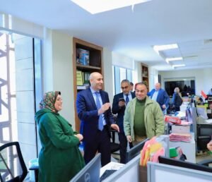 وزير التربية والتعليم يتفقد مكاتب العاملين بديوان عام الوزارة ويهنئهم بحلول شهر رمضان المبارك،مصر الساعة 