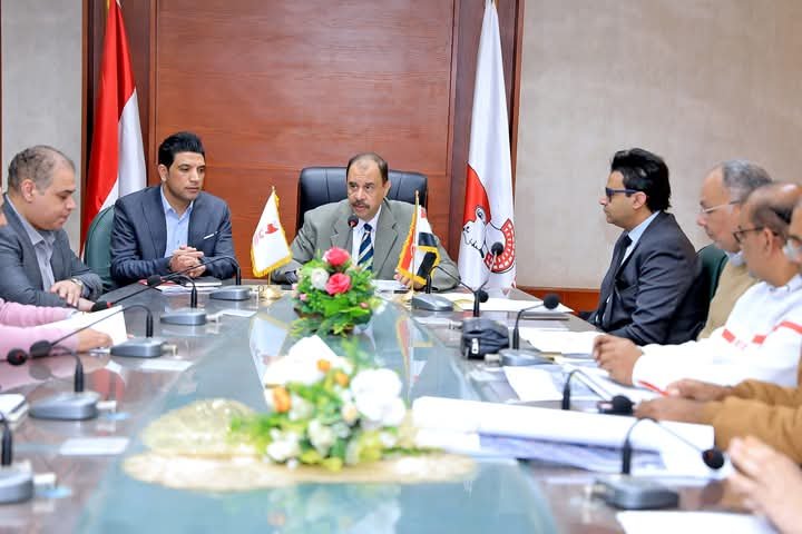 محافظ سوهاج يعقد اجتماعا لمناقشة الموقف التنفيذي لمشروعات مستشفى البلينا المركزي .. ومستشفي دار السلام المركزى