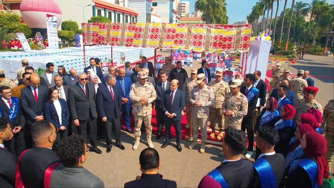 المنطقة الشمالية العسكرية تستكمل تنفيذ حملة ” بلدك معاك ” لدعم الأسر الأولى بالرعاية‎