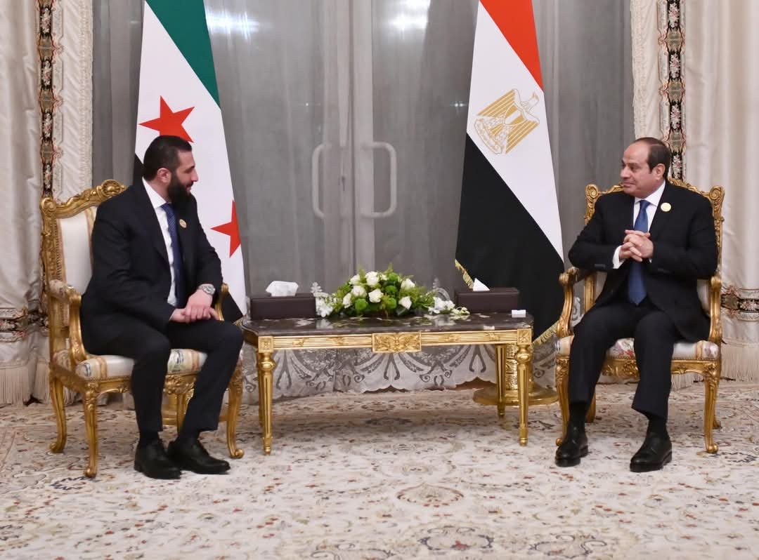 الرئيس السيسي يلتقي أحمد الشرع رئيس الجمهورية العربية السورية على هامش القمة العربية غير العادية