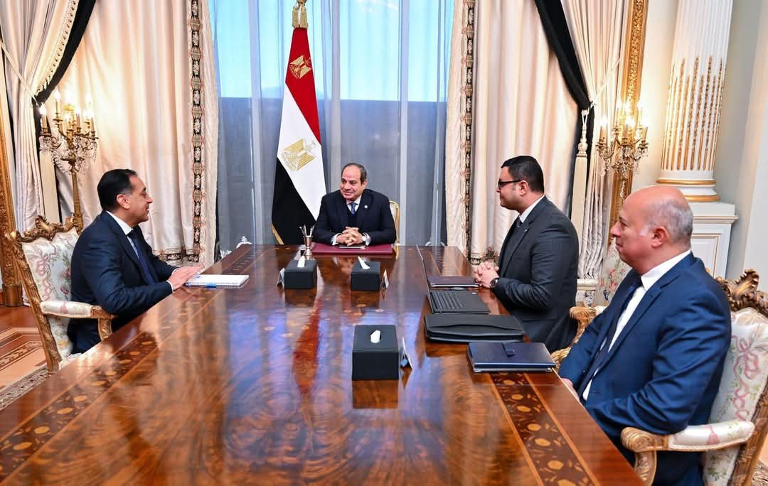 الرئيس السيسي يجتمع بوزير الإسكان و يوجه بتكثيف الجهود لتعظيم البنية التحتية المتطورة التي أنجزتها الدولة