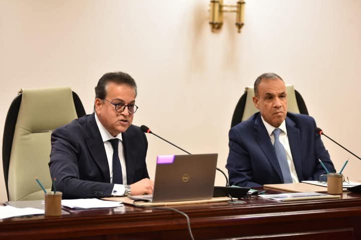 بحضور وزيري الخارجية والصحه اجتماع حول إعادة تأهيل القطاع الصحي بقطاع غزة